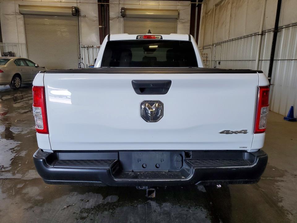 55901726 :رقم المزاد ، 1C6RRFCG6MN738653 vin ، 2021 Ram 1500 مزاد بيع