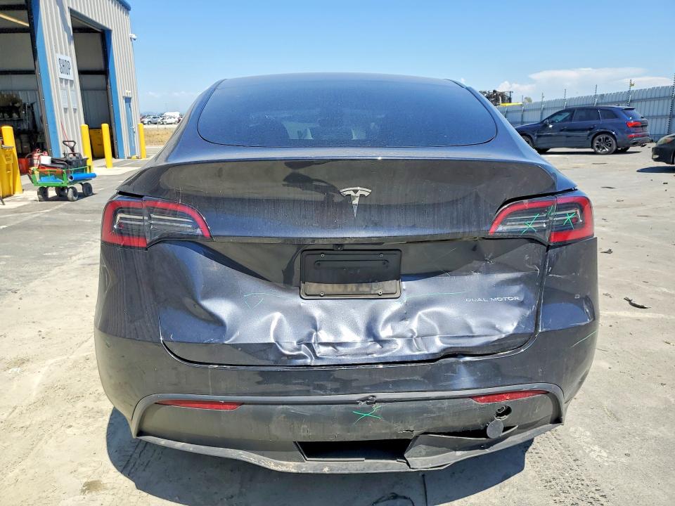 Продаж на аукціоні авто 2024 Tesla Model Y, vin: 7SAYGDEE4RF117768, номер лоту: 57371346