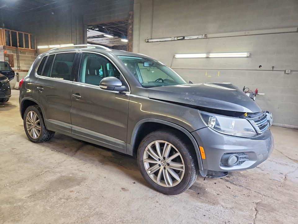 56179026 :رقم المزاد ، WVGAV3AX4EW616514 vin ، 2014 Volkswagen Tiguan مزاد بيع