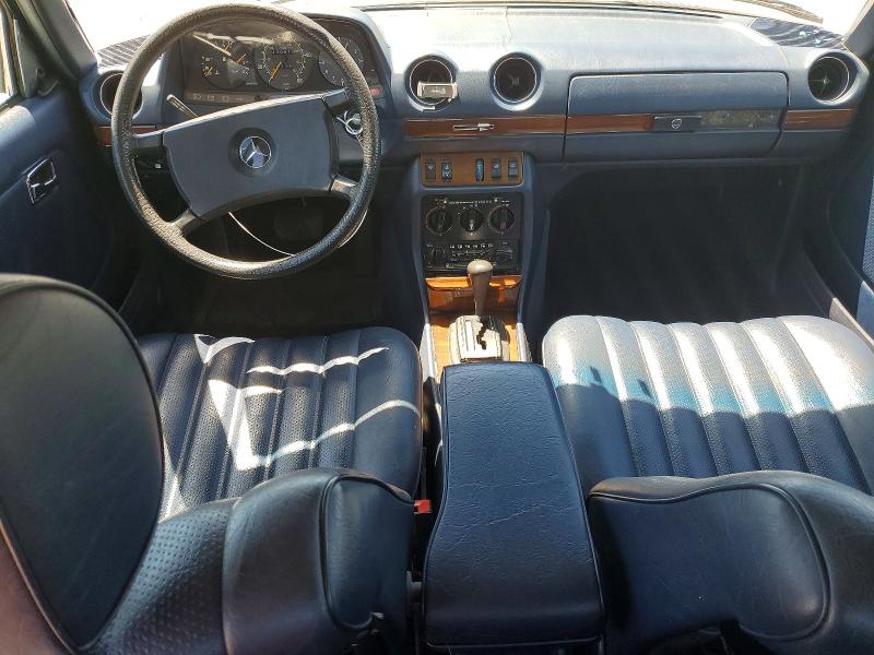 56046706 :رقم المزاد ، WDBAB23A3DB403204 vin ، 1983 Mercedes-benz 240 مزاد بيع