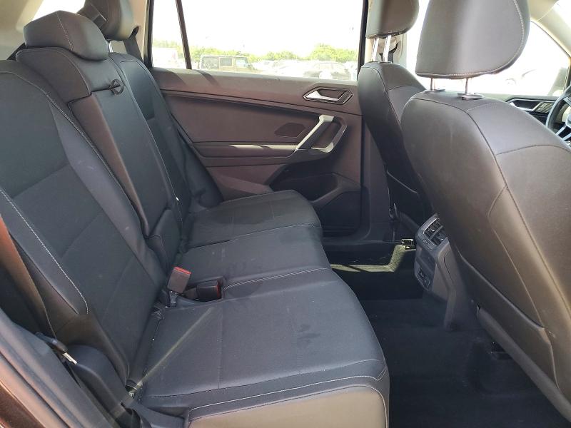 Продажа на аукционе авто 2018 Volkswagen Tiguan, vin: 3VV2B7AX2JM170884, номер лота: 57292196