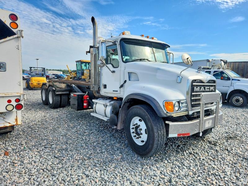 2005 Mack Cv713 მანქანა იყიდება აუქციონზე, vin: 1M2AG11C65M023518, აუქციონის ნომერი: 55319386