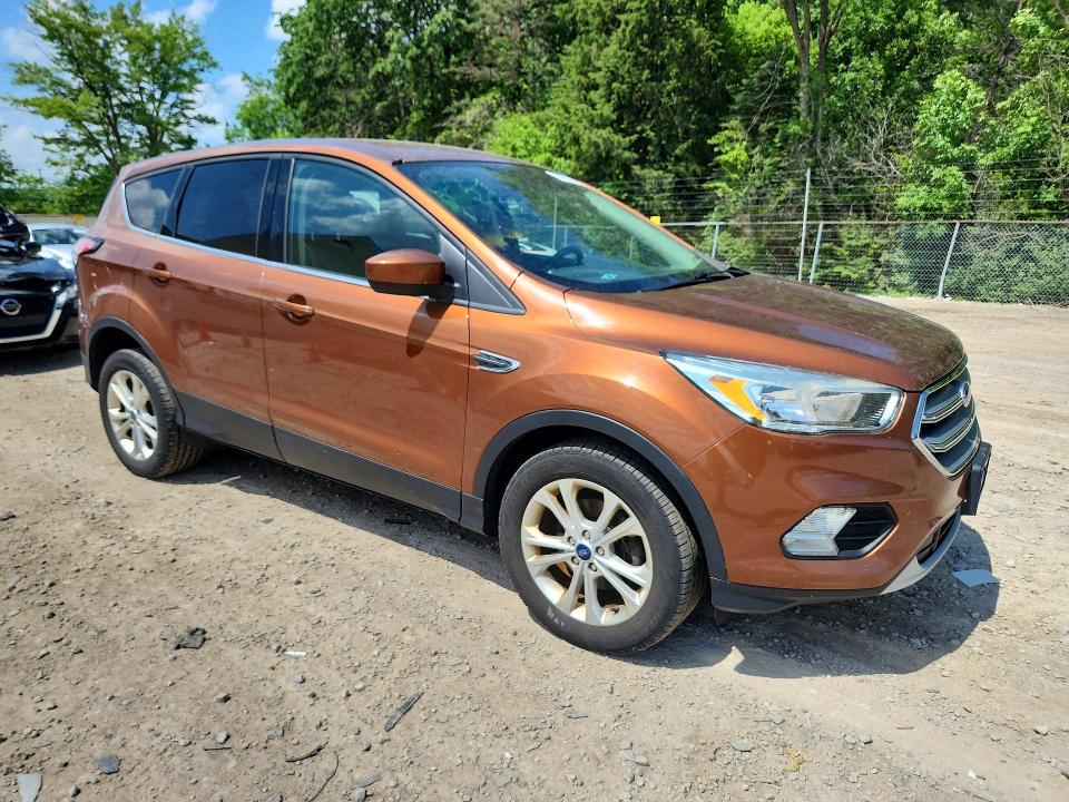 Продаж на аукціоні авто 2017 Ford Escape, vin: 1FMCU0GD2HUD73602, номер лоту: 56591846
