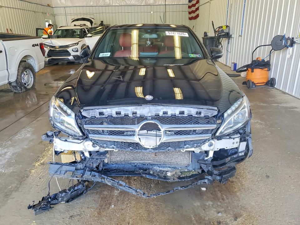 57421626 :رقم المزاد ، 55SWF4KB9HU213295 vin ، 2017 Mercedes-benz C مزاد بيع