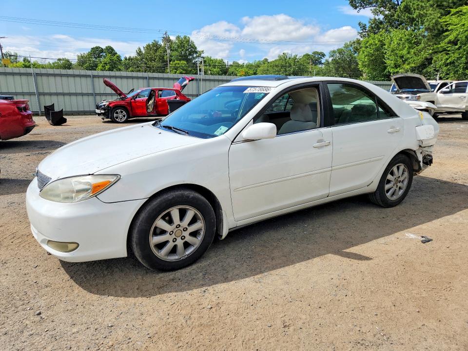 57578686 :رقم المزاد ، 4T1BE32K73U212235 vin ، 2003 Toyota Camry مزاد بيع