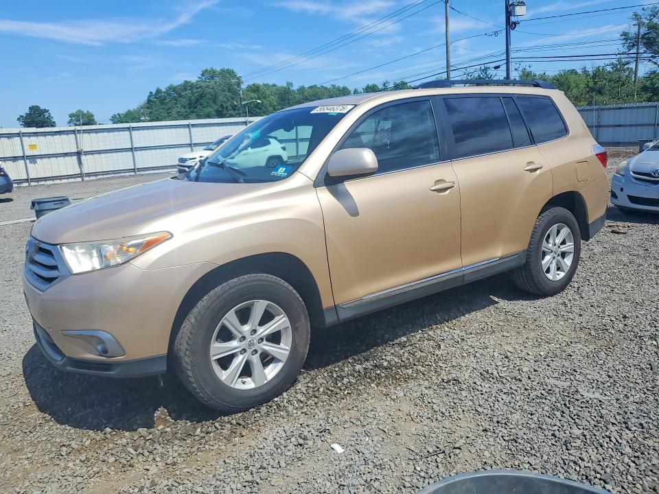2013 Toyota Highlander მანქანა იყიდება აუქციონზე, vin: 5TDBK3EH1DS275477, აუქციონის ნომერი: 56546376