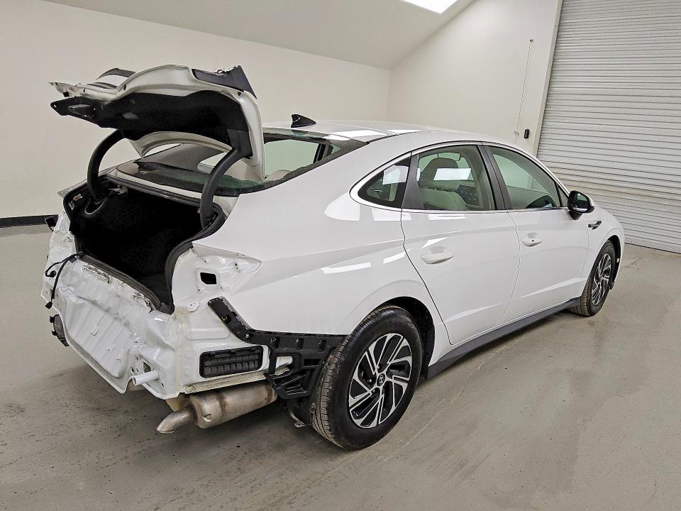 2026 Hyundai Sonata Hybrid მანქანა იყიდება აუქციონზე, vin: KMHL24JJ2TA142883, აუქციონის ნომერი: 60977486