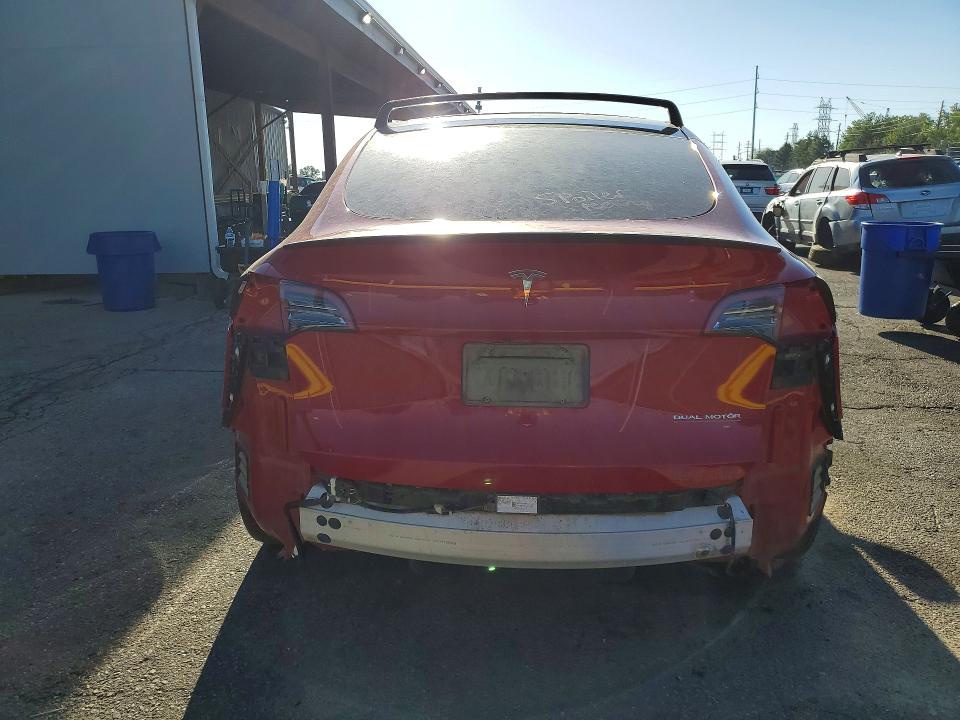 54694306 :رقم المزاد ، 7SAYGDEF6NF523988 vin ، 2022 Tesla Model Y مزاد بيع
