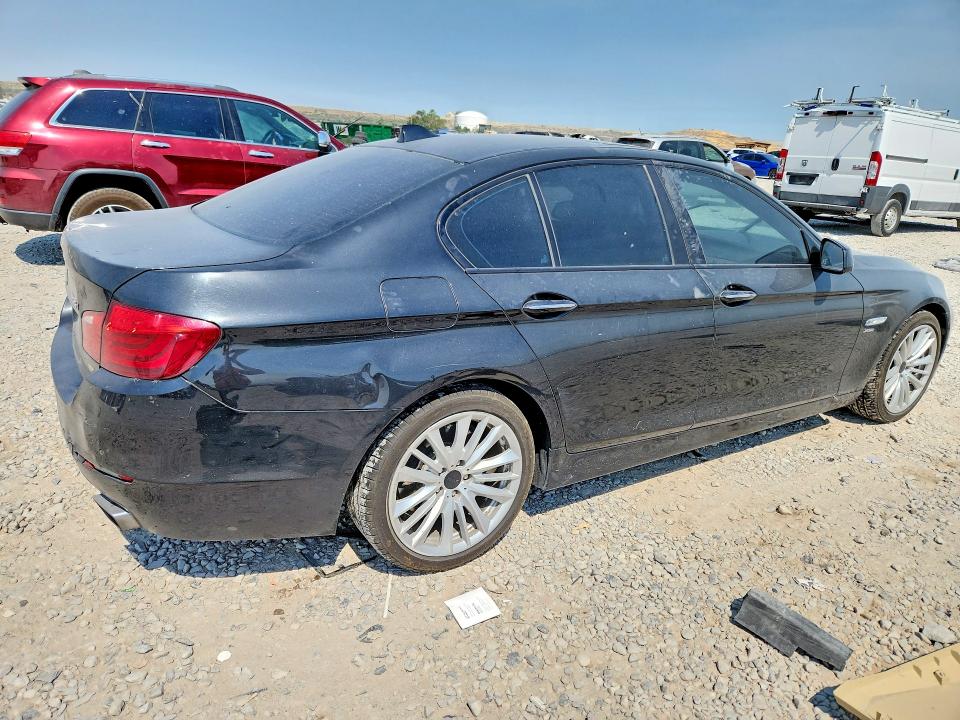 58140666 :رقم المزاد ، WBAFU9C55BC785236 vin ، 2011 Bmw 550 مزاد بيع