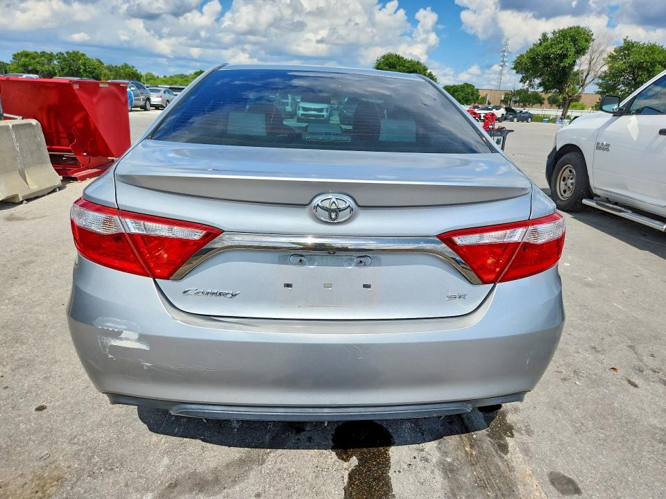 57175806 :رقم المزاد ، 4T1BF1FK3FU895194 vin ، 2015 Toyota Camry مزاد بيع