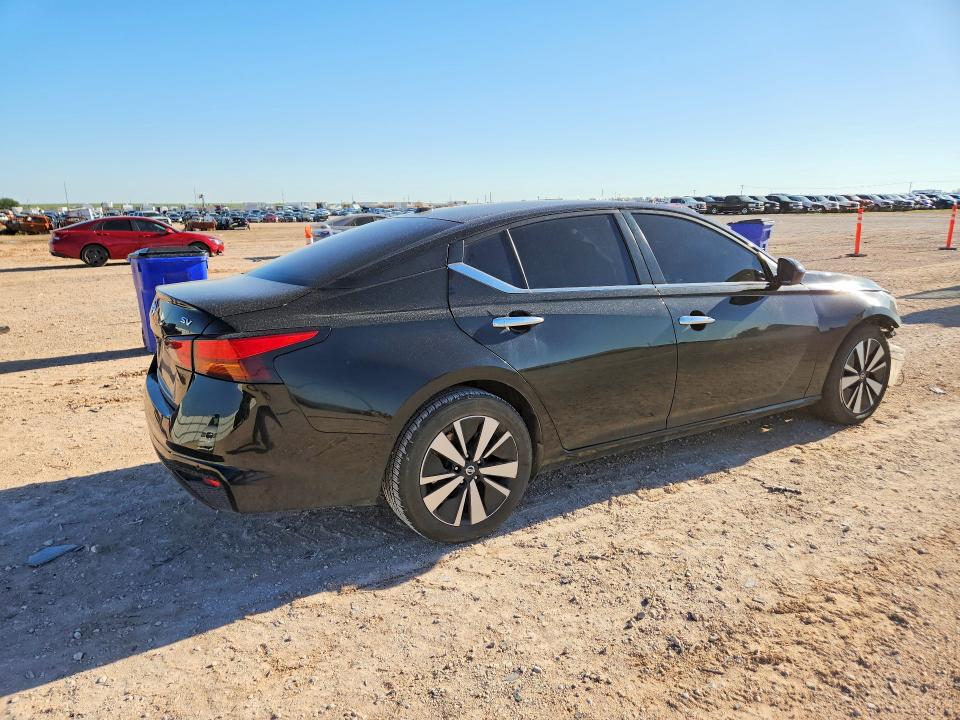57318026 :رقم المزاد ، 1N4BL4DV0NN390112 vin ، 2022 Nissan Altima مزاد بيع