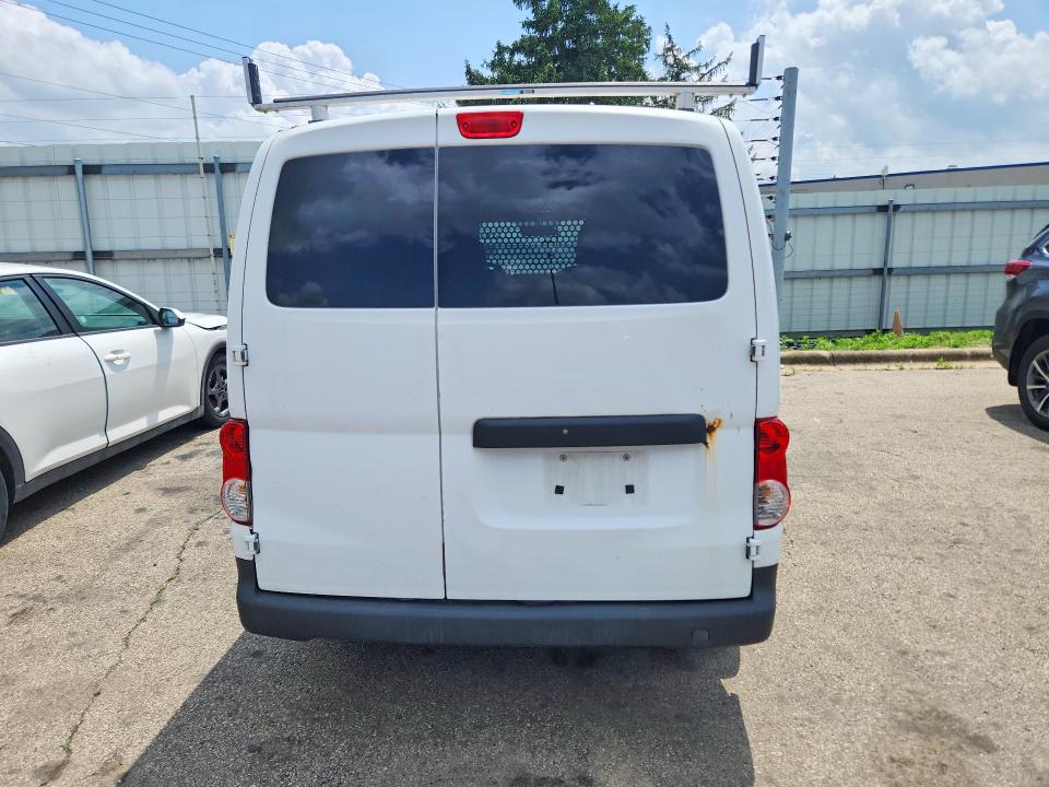 56709766 :رقم المزاد ، 3N6CM0KN3FK703987 vin ، 2015 Nissan Nv200 مزاد بيع