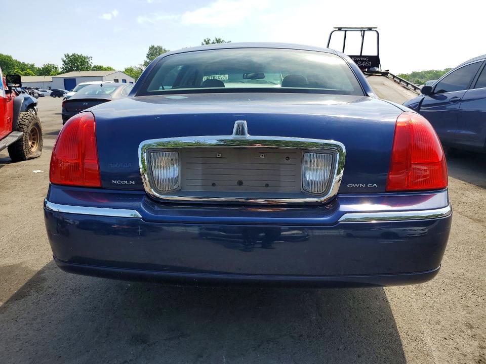 2007 Lincoln Town Car მანქანა იყიდება აუქციონზე, vin: 1LNHM81V77Y610209, აუქციონის ნომერი: 57380766
