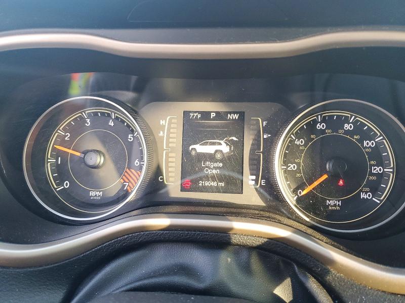 55781416 :رقم المزاد ، 1C4PJLCB2FW601667 vin ، 2015 Jeep Cherokee مزاد بيع