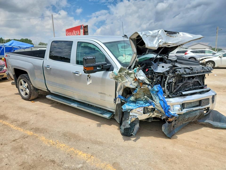 Продаж на аукціоні авто 2018 Chevrolet Silverado, vin: 1GC1KWEY9JF217500, номер лоту: 55950546