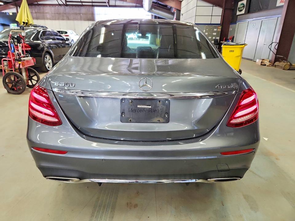 56952696 :رقم المزاد ، WDDZF4KB9HA030976 vin ، 2017 Mercedes-benz E مزاد بيع