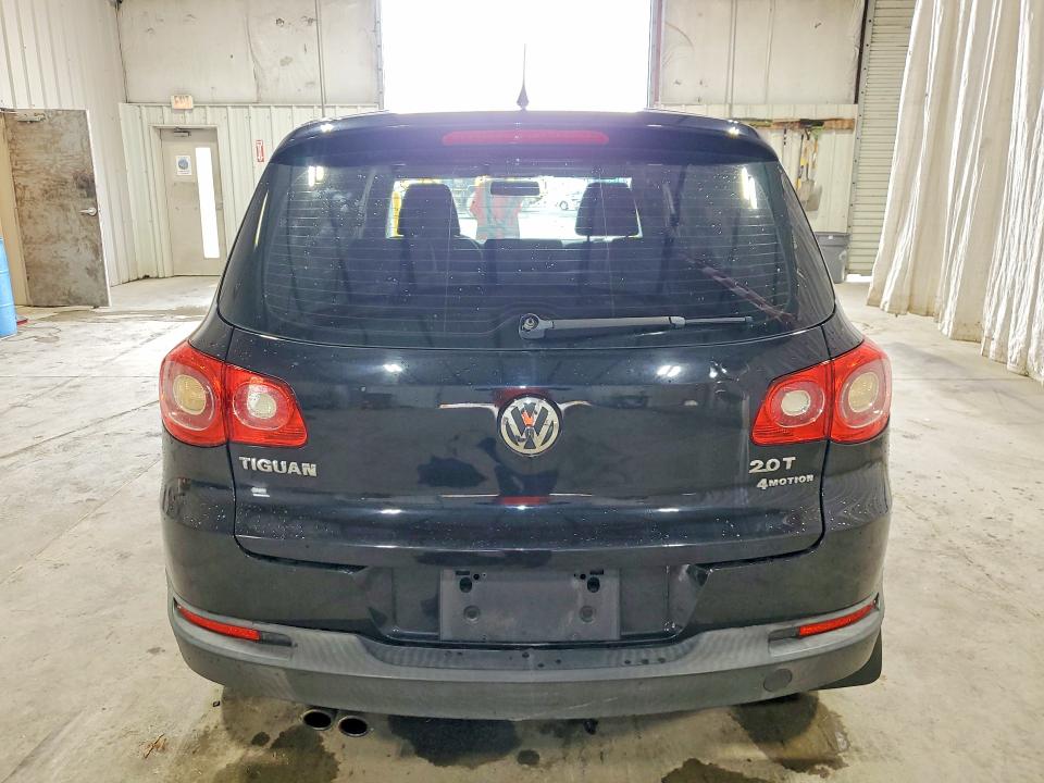 58845736 :رقم المزاد ، WVGBV7AX1BW527975 vin ، 2011 Volkswagen Tiguan مزاد بيع