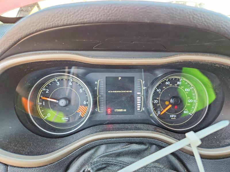 Продаж на аукціоні авто 2015 Jeep Cherokee, vin: 1C4PJLCB4FW572642, номер лоту: 59220856
