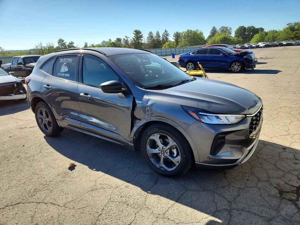 Продаж на аукціоні авто 2023 Ford Escape, vin: 1FMCU0MN1PUB10576, номер лоту: 55815276