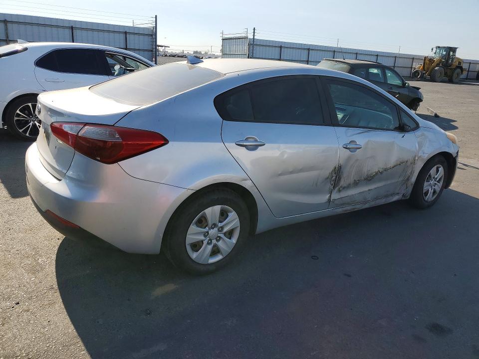 2015 Kia Forte მანქანა იყიდება აუქციონზე, vin: KNAFK4A61F5426142, აუქციონის ნომერი: 85607535