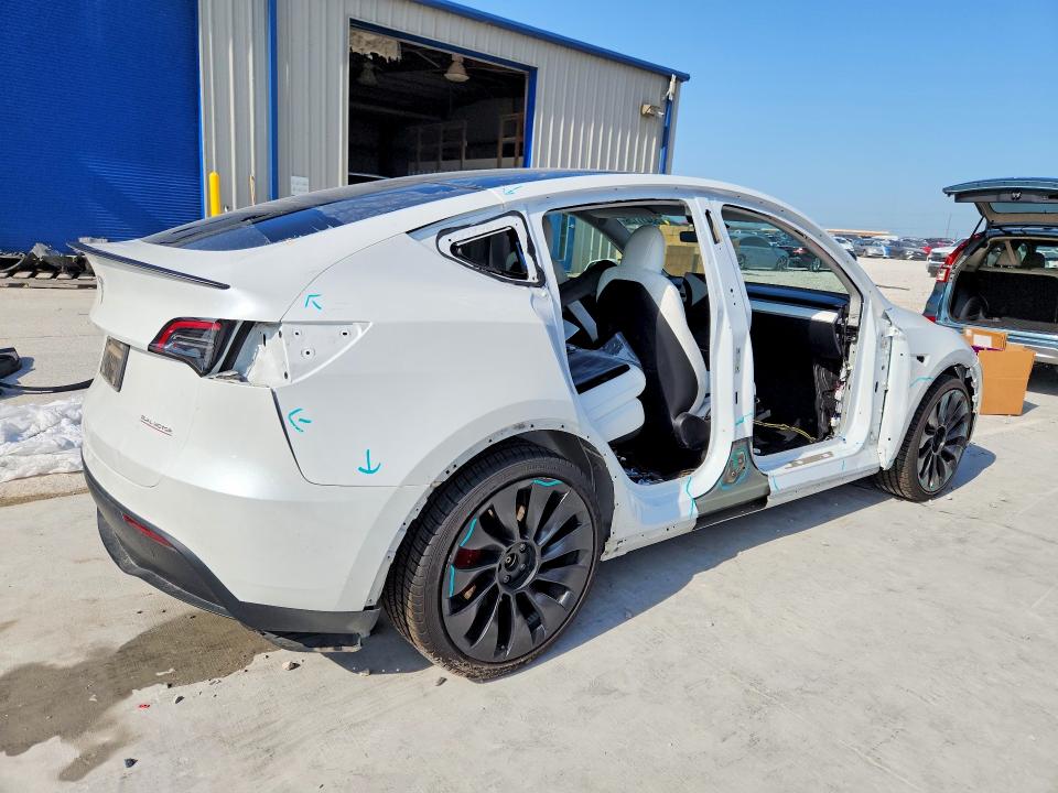 2023 Tesla Model Y მანქანა იყიდება აუქციონზე, vin: 7SAYGDEF2PF595872, აუქციონის ნომერი: 58411126