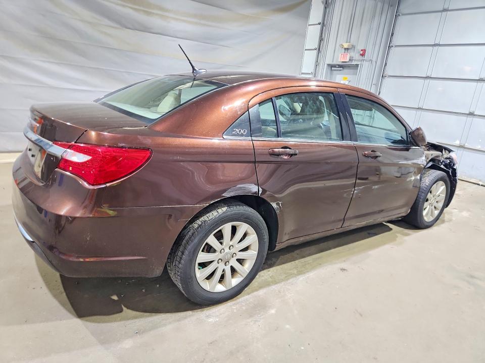 57331976 :رقم المزاد ، 1C3CCBBBXDN665645 vin ، 2013 Chrysler 200 مزاد بيع