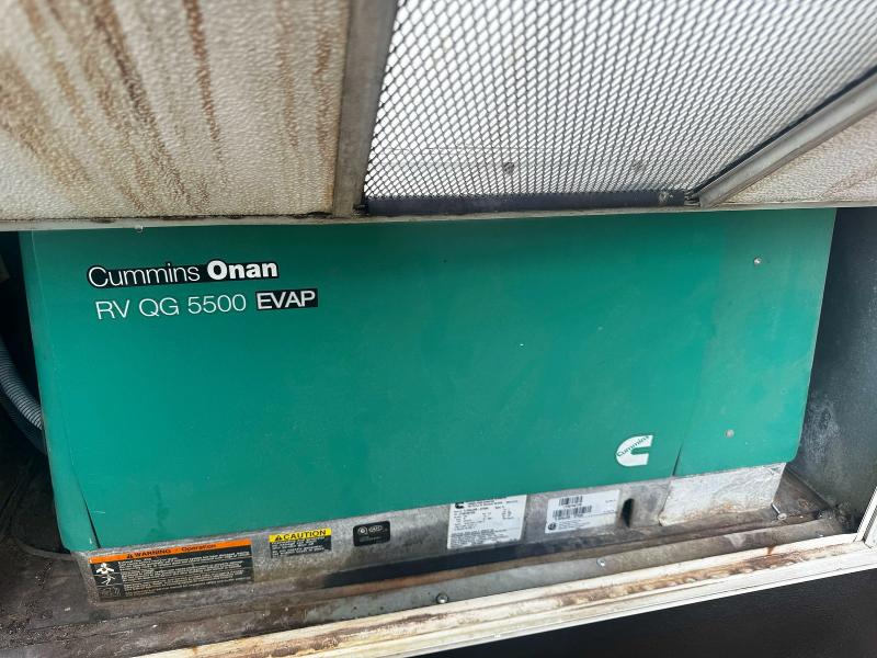 57752666 :رقم المزاد ، 4YDT30328FF815535 vin ، 2015 Keystone Keystone مزاد بيع