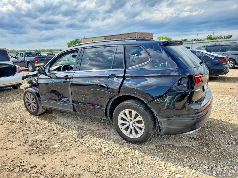 Продажа на аукционе авто 2018 Volkswagen Tiguan, vin: 3VV0B7AX4JM095760, номер лота: 57384076