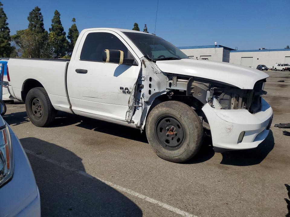 58276936 :رقم المزاد ، 3C6JR6AG2FG698793 vin ، 2015 Ram 1500 مزاد بيع