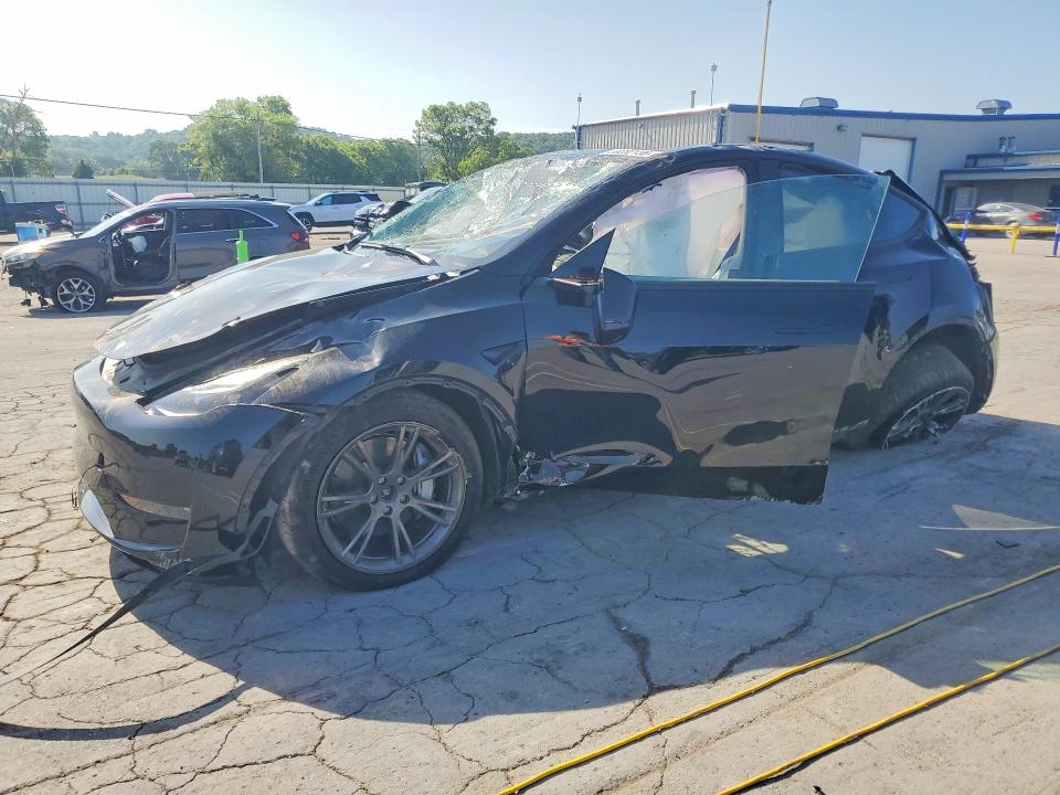Auction sale of the 2025 Tesla Model Y, vin: 7SAYGAEE5SF255243, lot number: 59282156