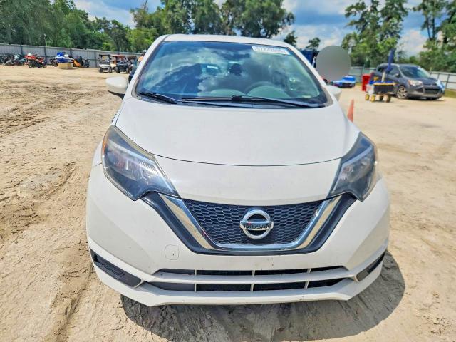 57232096 :رقم المزاد ، 3N1CE2CP0JL369807 vin ، 2018 Nissan Versa Note مزاد بيع