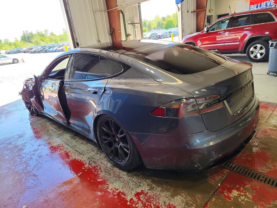 69382495 :رقم المزاد ، 5YJSA1E50NF470151 vin ، 2022 Tesla Model S مزاد بيع