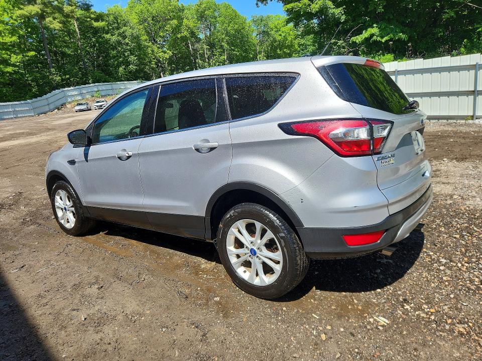 56566176 :رقم المزاد ، 1FMCU9GD4HUE61443 vin ، 2017 Ford Escape مزاد بيع