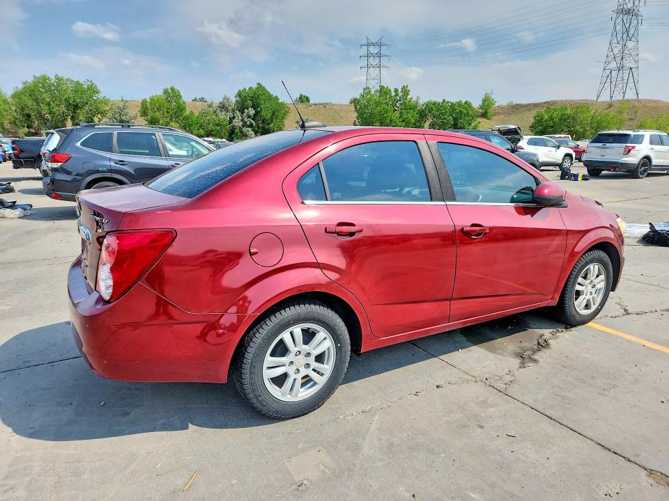 58471006 :رقم المزاد ، 1G1JC5SH0F4218722 vin ، 2015 Chevrolet Sonic مزاد بيع