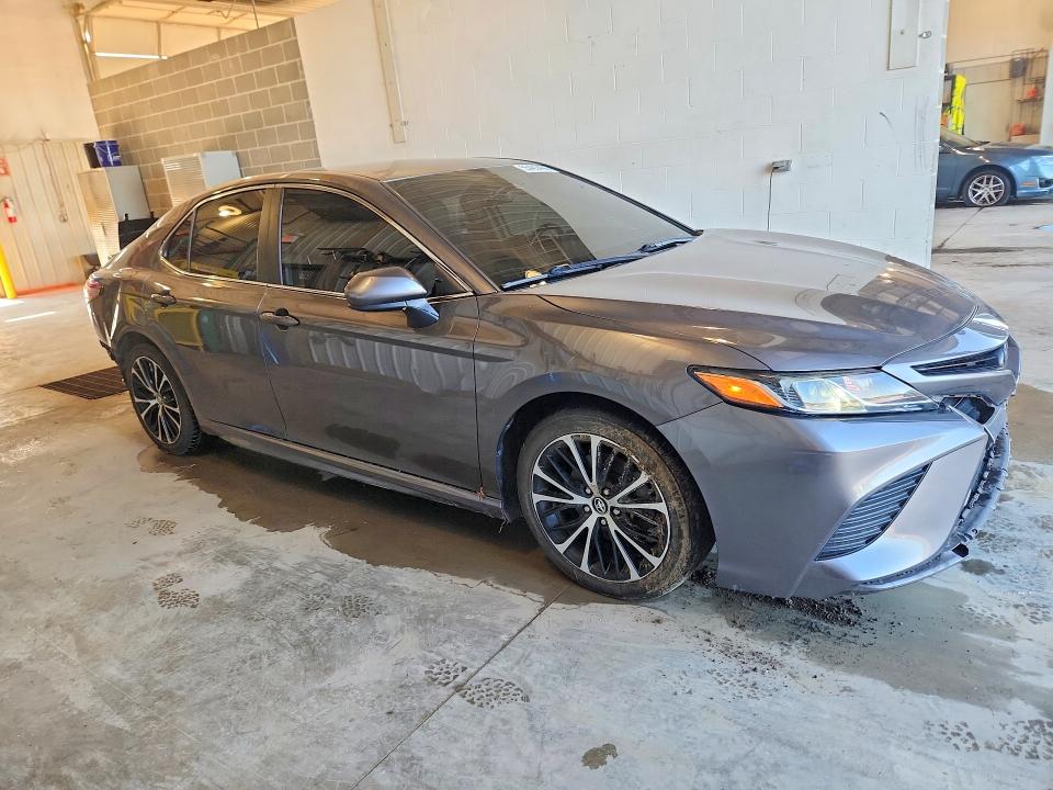 55493406 :رقم المزاد ، 4T1B11HK6KU766310 vin ، 2019 Toyota Camry مزاد بيع