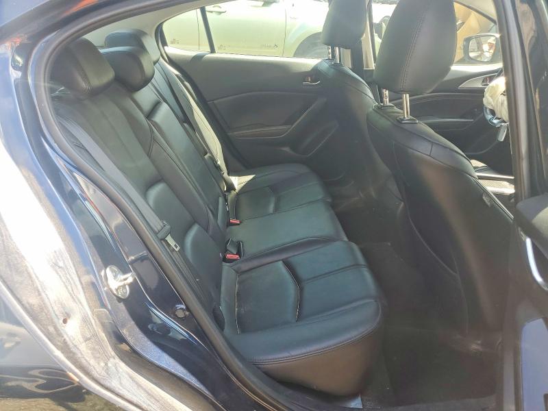 56942876 :رقم المزاد ، 3MZBN1V33JM270998 vin ، 2018 Mazda 3 مزاد بيع