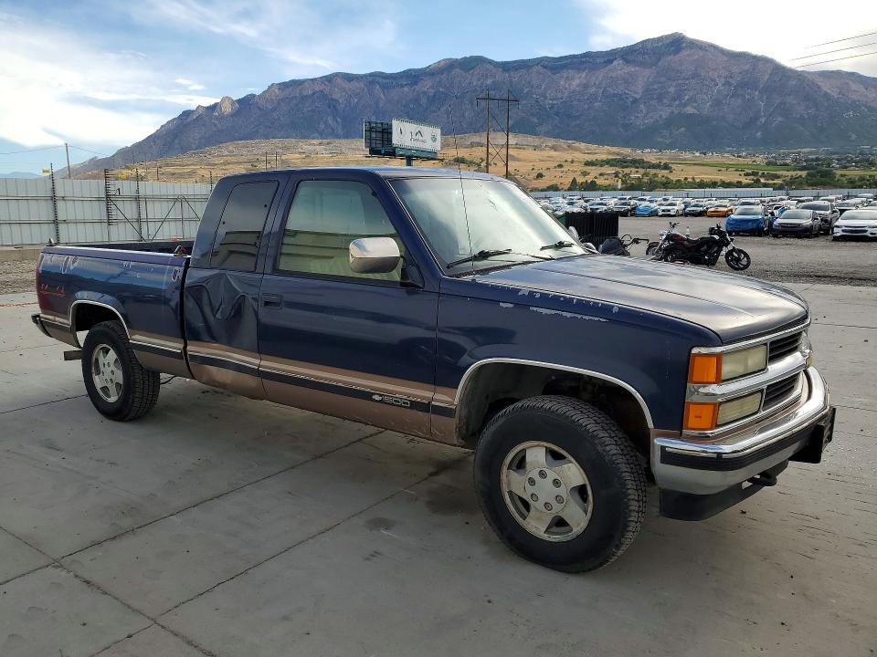 56278206 :رقم المزاد ، 1GCEK19K2RE305798 vin ، 1994 Chevrolet Gmt-400 مزاد بيع