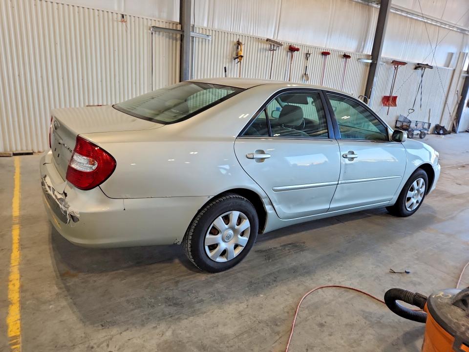 56932456 :رقم المزاد ، JTDBE32K820045555 vin ، 2002 Toyota Camry مزاد بيع