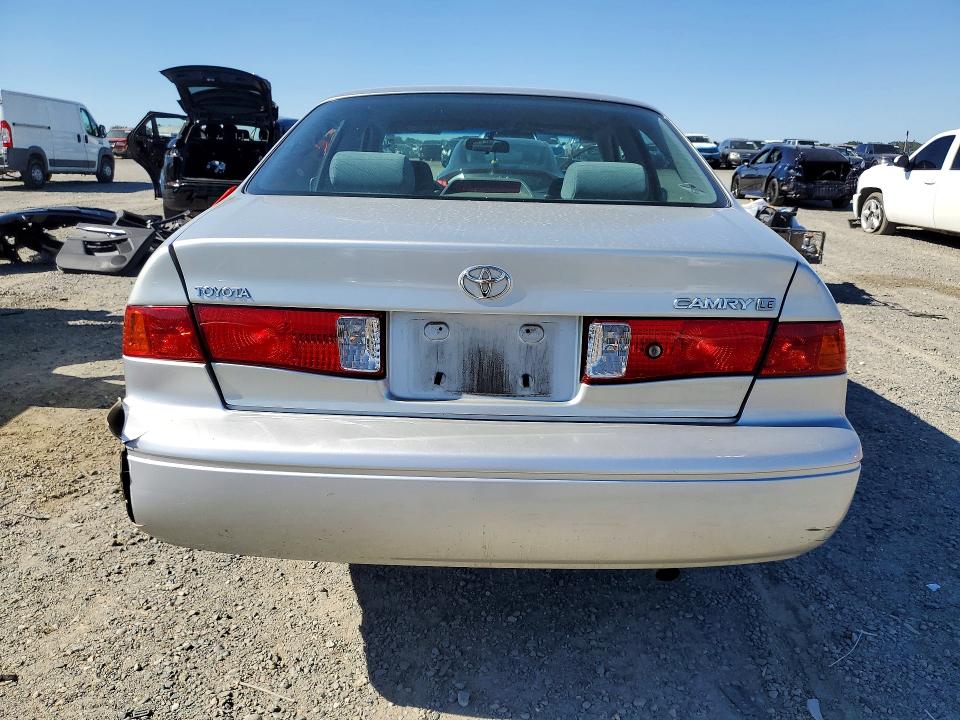 55596956 :رقم المزاد ، JT2BG22K310539608 vin ، 2001 Toyota Camry مزاد بيع