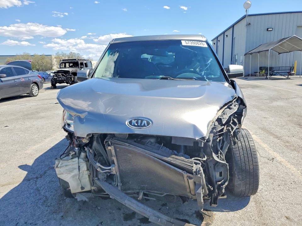 57390826 :رقم المزاد ، KNDJT2A23A7163175 vin ، 2010 Kia Soul مزاد بيع
