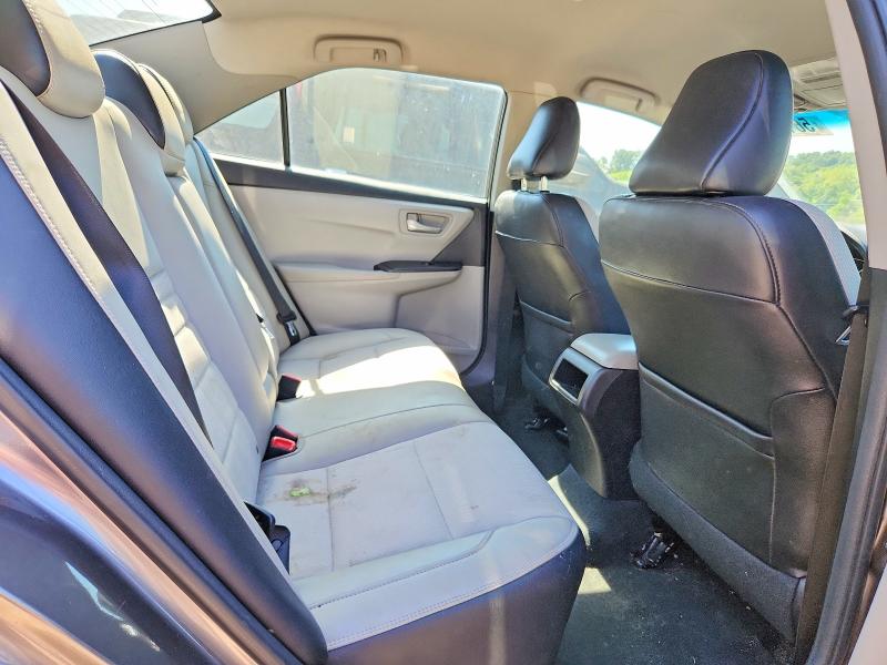 56118416 :رقم المزاد ، 4T1BF1FK4HU301148 vin ، 2017 Toyota Camry مزاد بيع