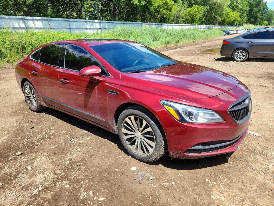 57114246 :رقم المزاد ، 1G4ZR5SS5HU155782 vin ، 2017 Buick Lacrosse مزاد بيع
