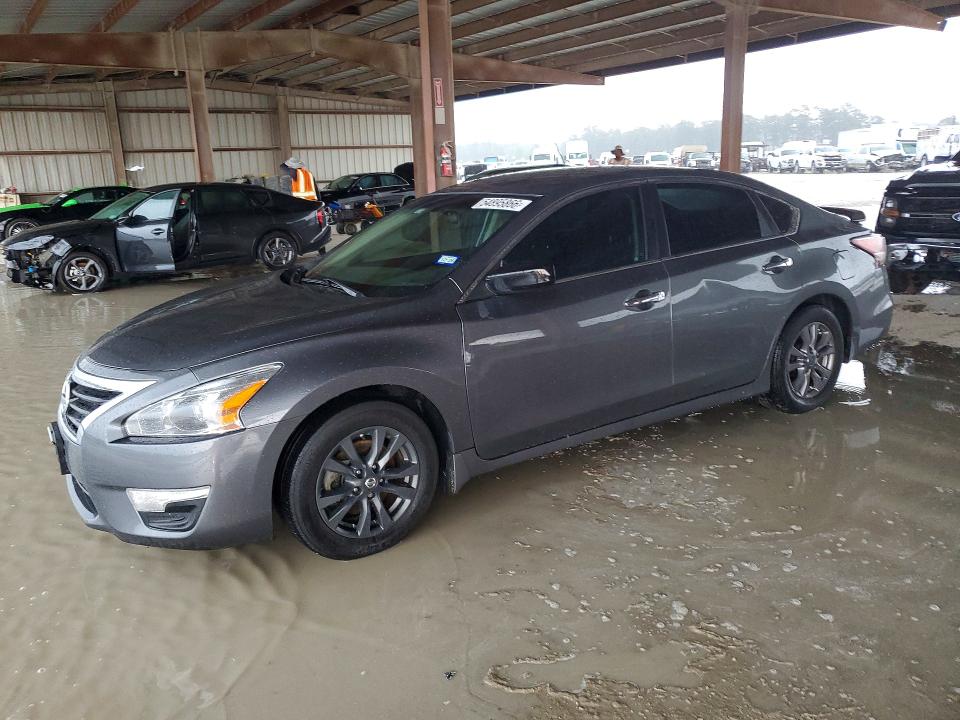2015 Nissan Altima მანქანა იყიდება აუქციონზე, vin: 1N4AL3AP6FN910620, აუქციონის ნომერი: 54895866