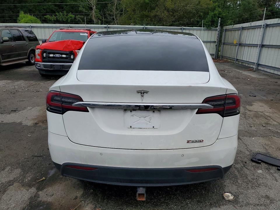 2016 Tesla Model X მანქანა იყიდება აუქციონზე, vin: 5YJXCBE40GF008995, აუქციონის ნომერი: 57829586