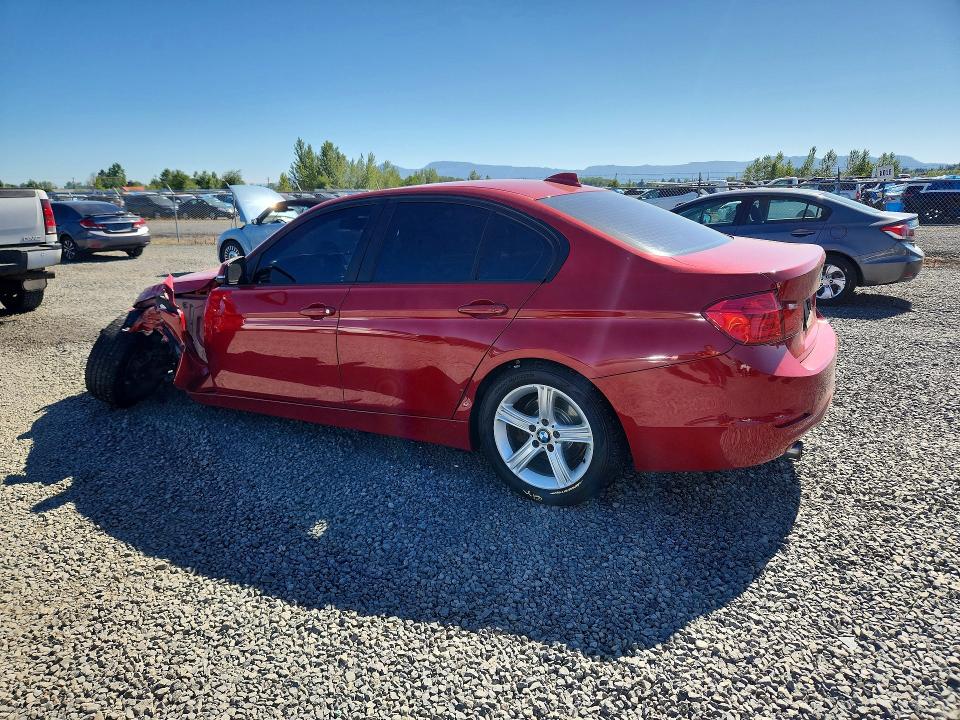 2015 Bmw 320 მანქანა იყიდება აუქციონზე, vin: WBA3B1C54FK136761, აუქციონის ნომერი: 55644026