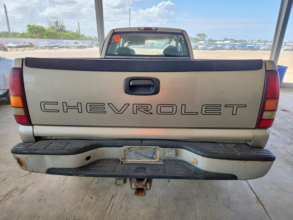 Продаж на аукціоні авто 2000 Chevrolet Silverado, vin: 1GCGK29U9YE140430, номер лоту: 57491706