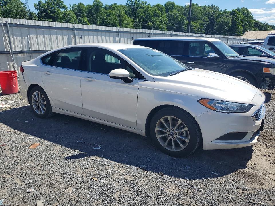 57573626 :رقم المزاد ، 3FA6P0H7XHR221792 vin ، 2017 Ford Fusion مزاد بيع