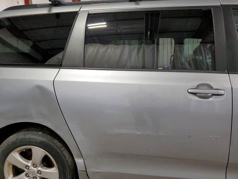2015 Toyota Sienna მანქანა იყიდება აუქციონზე, vin: 5TDKK3DC4FS688972, აუქციონის ნომერი: 57300196