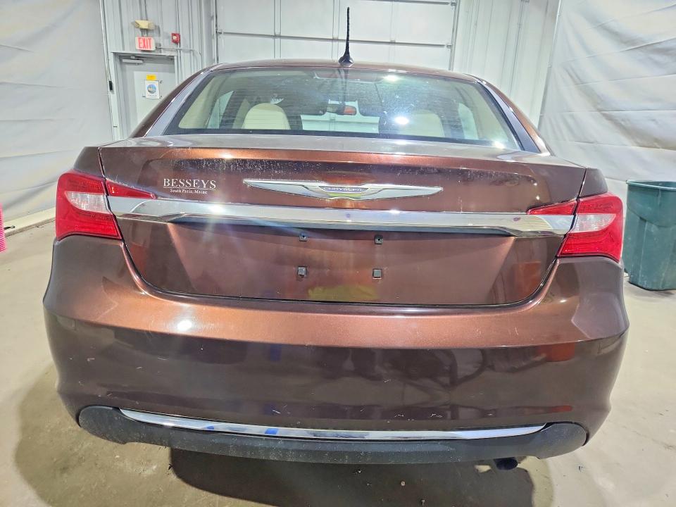 57331976 :رقم المزاد ، 1C3CCBBBXDN665645 vin ، 2013 Chrysler 200 مزاد بيع