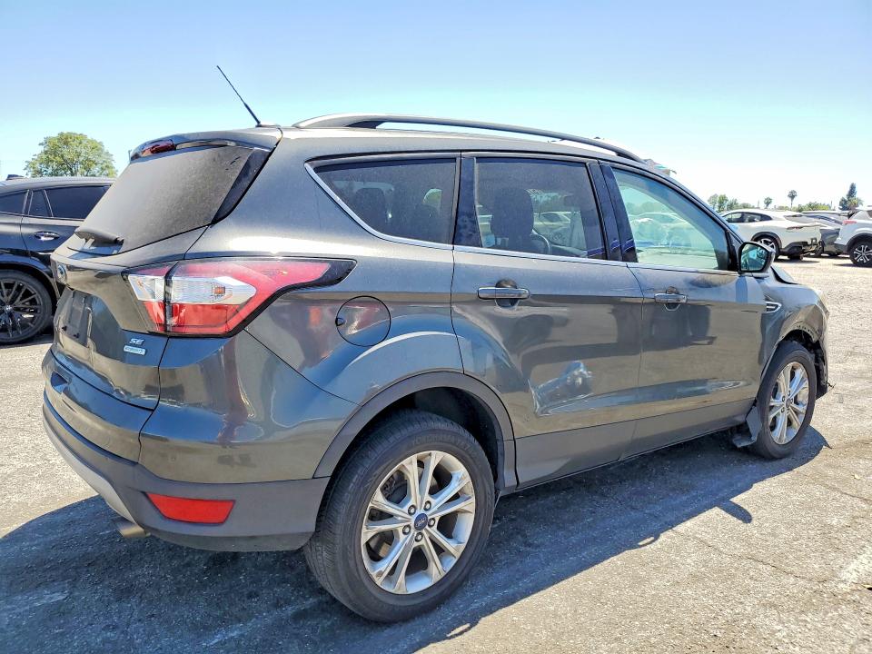 Продаж на аукціоні авто 2018 Ford Escape, vin: 1FMCU0GD7JUB25903, номер лоту: 57382786
